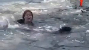 Героическое спасение собаки в ледяной воде 🔴 Не для слабонервных