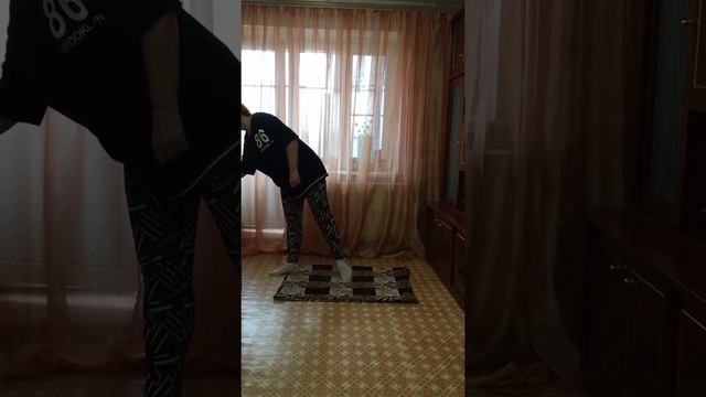 Упражнения с мячом во 2 мл. и средних группах смотреть онлайн