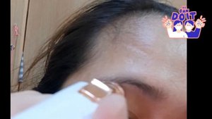 TRYING BATTERY OPERATED EYEBROW TRIMMER