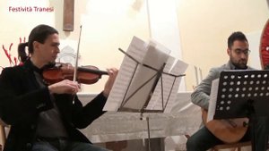 TRANI - Concerto Natalizio per Chitarra e Violino dei maestri CORCELLA e MASTRAPASQUA
