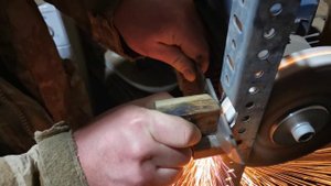 Нож из отрезной фрезы. Точим лезвие.