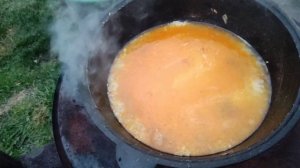 Плов из курицы в казане, на костре