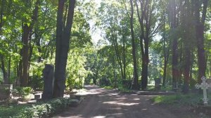 Могила народного артиста РСФСР Петра Вельяминов, отсидевшего больше девяти лет в советских лагерях