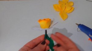 Букет Нарциссов с конфетами из Фоамирана / Букет цветов Своими Руками / Подарок Своими Руками / DIY