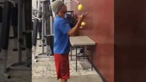 Hi-Tech Training! Lomachenko Juggling a Tennis Balls | ЛОМАЧЕНКО жонглирует