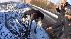 Хочу пожрать - На что готов мужик ради 300 руб   Славке досталось 5 яиц об голову