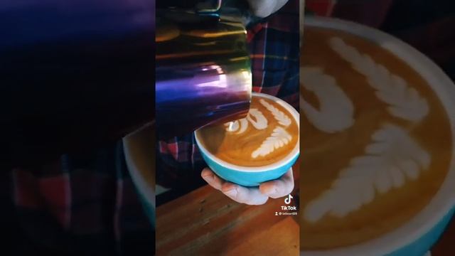 Как рисовать белку на кофе ! Латте Арт #coffee #art #latteart #barista