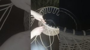 Плетём КОСИЧКУ на кашпо из ротанга