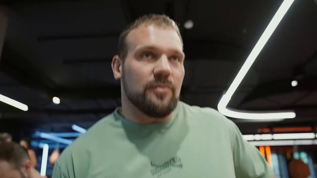 СКОЛЬКО ПРИСЯДУТ САМЫЕ СИЛЬНЫЕ ЯГОДИЦЫ?