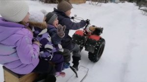 Покатушки на мотоблоке и санях.