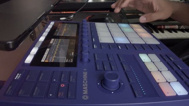 MASCHINE MK3 - Making A Beat In Less Than 5 Minutes смотреть онлайн