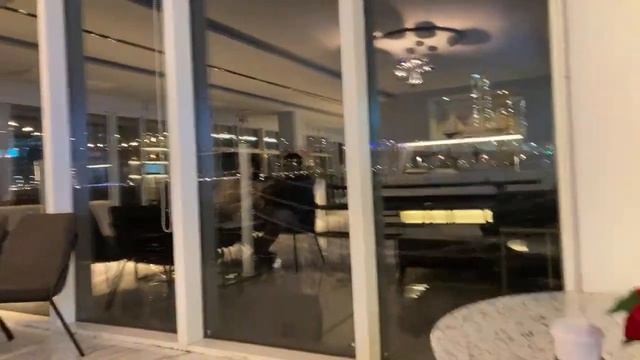 EXTRAORDINARY ATTORNEY WOO & BUSINESS PROPOSAL shooting location: The River Cafe in Han River, Seou смотреть онлайн