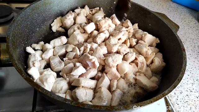 Гуляш из курицы с подливкой с секретным ингредиентом. Рецепт от повара из детского сада