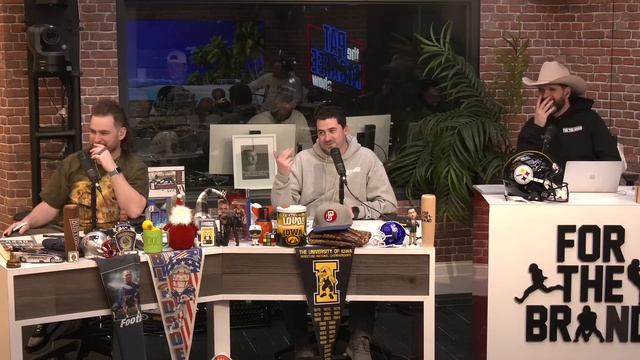 294. The Hulkster Saved Mitt’s Life | The Pod смотреть онлайн