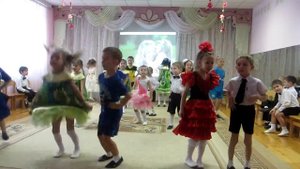 Танцы в садике на утреннике!!видео для малышей, видео для девочек!!!