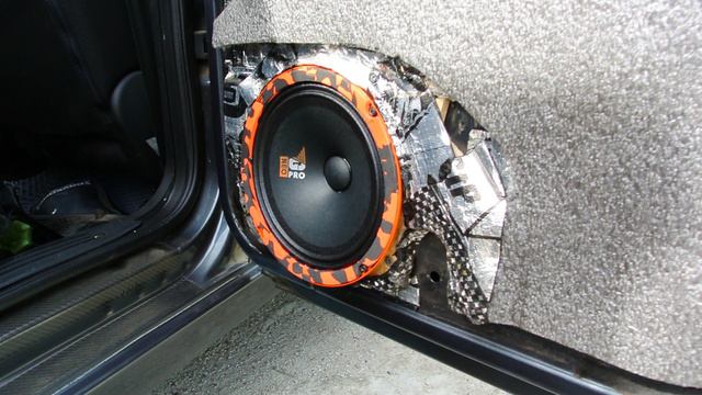 DL-AUDIO Gryphon Pro 165 Neo - установка в гранту лифтбек