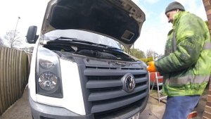 How to remove the front grille VW Crafter 2 5 / Как снять переднюю решетку VW Crafter 2 5