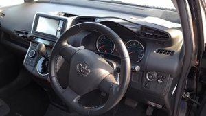 Народный минивэн на авторынке Зеленый Угол. Toyota Wish S 2011. Обзор и первые впечатления.