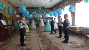 "Плывут по небу облака..." - вход детей подг.гр.№3 МБДОУ "ЦРР - д/с "Сказка"