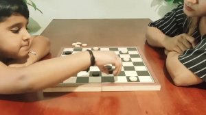 How to play checkers game | Moksh vs Mom