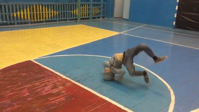 Тренировочные будни спортсменов. ice дети. Брейк-данс. Никогда не сдавайся. смотреть онлайн