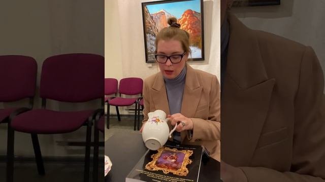 НАДГЛАЗУРНАЯ РОСПИСЬ СТАРИННОГО ФАРФОРА