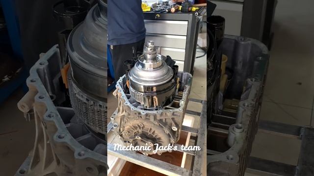 Audi 01T Transmission Disassembly смотреть онлайн