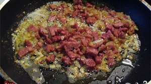 Пшенная каша с тушенкой в мультиварке