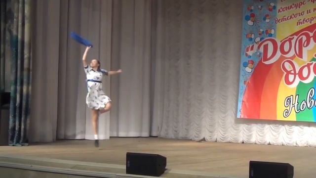 "Синенький платочек"Сольный номер.Веро-Ника смотреть онлайн