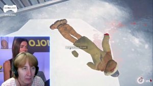 БАБУШКА СМОТРИТ ЭКСПЕРТ ПО ВЫЖИВАНИЮ смотрит The Long Dark // Реакция на Gamology