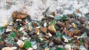 Стеклянный пляж на Дальнем Востоке, или как природа доказала своё превосходство над человеком.