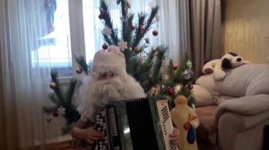 2 января 2020 г. маленькой елочке холодно зимой учим на баяне