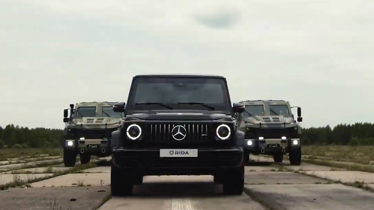 Бронированный автомобиль RIDA Mercedes G-class 63 AMG с бронеавтомобилями BURAN