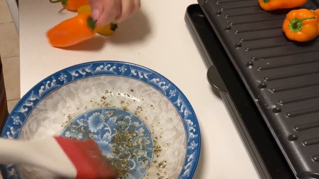 Холодная Закуска два в одном.С брынзой,копченой уткой, оливками и т. д. смотреть онлайн