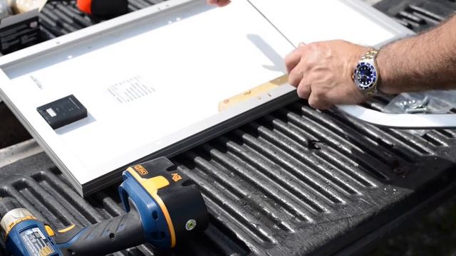 How To Light Billboard Signs with Solar Powered Panels by Solar Sign Solutions смотреть онлайн