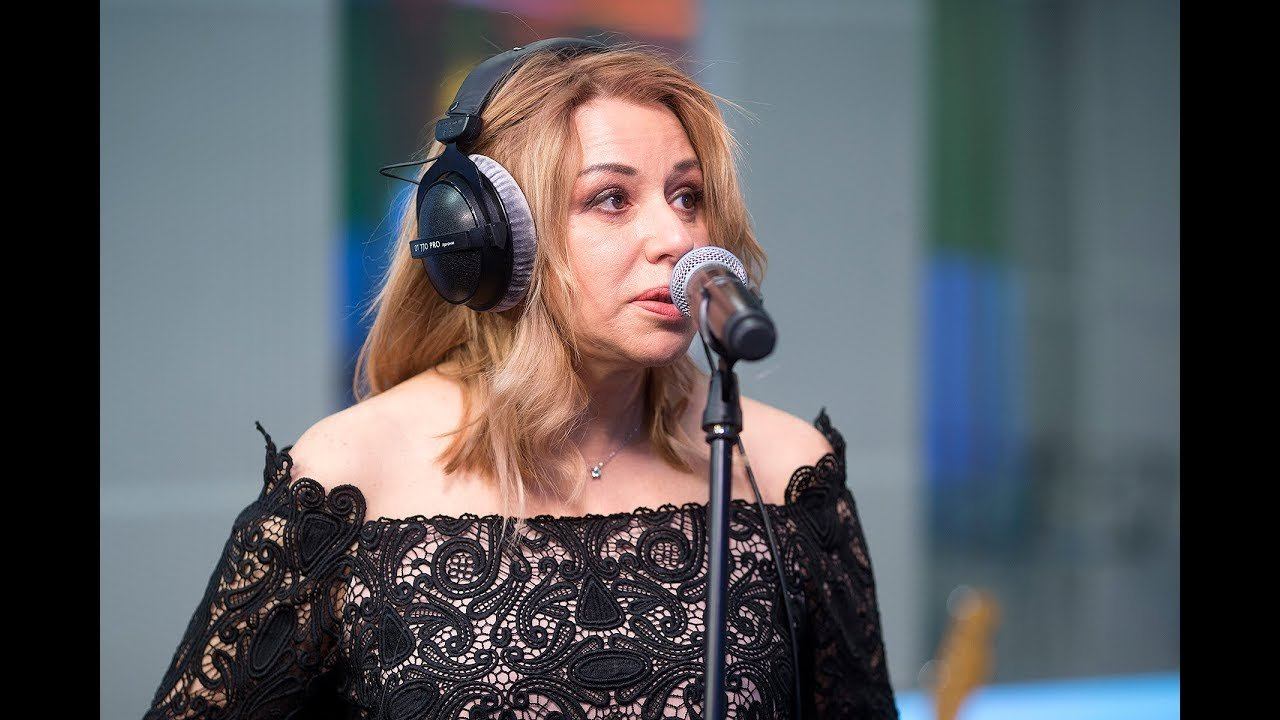 Алена Апина –  Узелки (LIVE @ Авторадио)