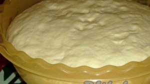 Булочки с орехами и изюмом из дрожжевого теста