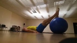 Vidéos d'exercices de Pilates avec Swissball(2)  www.formtrainer.fr