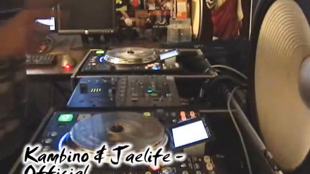 DJ Digital Josh - April 2010 Mix смотреть онлайн