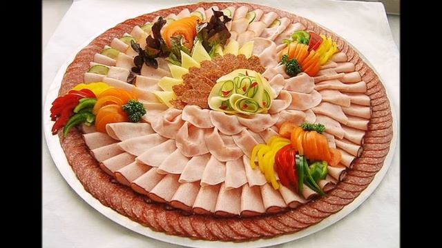 Что накрыть на стол, что приготовить и чем угостить себя любимого вместе с другими гостями? смотреть онлайн