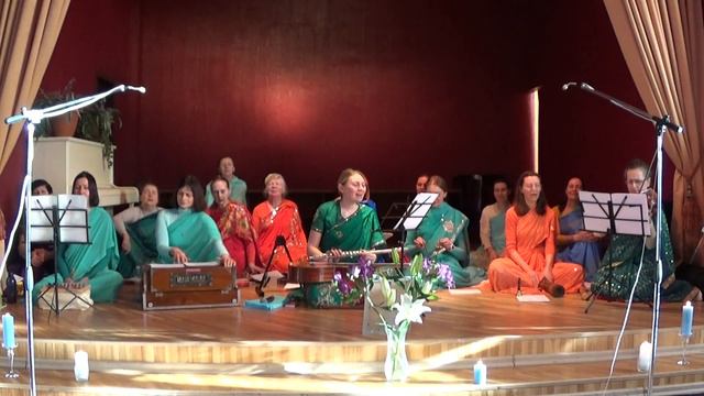 Индийская бхаджана/Indian Bhajanа: Shib More Karo Mukta Jib - группа Bhajans. Концерт в г. Сумы-201