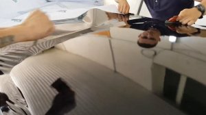 Поклейка крыши авто черным глянцем KPMF