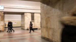 Станция метро «Университет» у МГУ