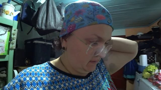 Спускаем овощи в подвал. Новый половик на кухне. Томаты на заморозку. Красивый аквариум. смотреть онлайн