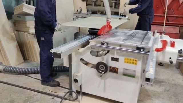 Раскрой фанеры на форматно-раскроечном станке WoodTec 1600 смотреть онлайн