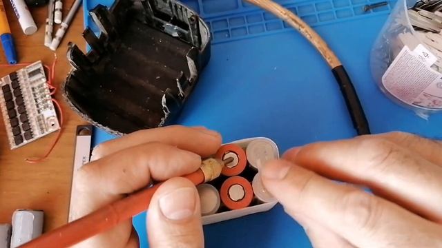 Как переделать аккумулятор от BOSCH GSR 14,4 V С NI-CD на  LI-ION смотреть онлайн