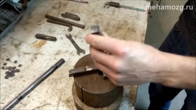Квадратное отверстие в трубоквадрате для квадратного прута