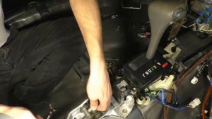 Собираю селектор АКПП на Тойота Виста SV30. Вибро-теплоизоляция пола. [Будни Технаря]