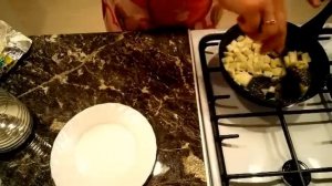 Слойки с яблоками из готового слоеного теста.