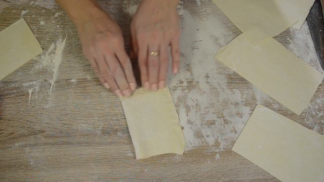 Слойки с вареньем (рецепт 5-минутка) | Jam Puffs смотреть онлайн